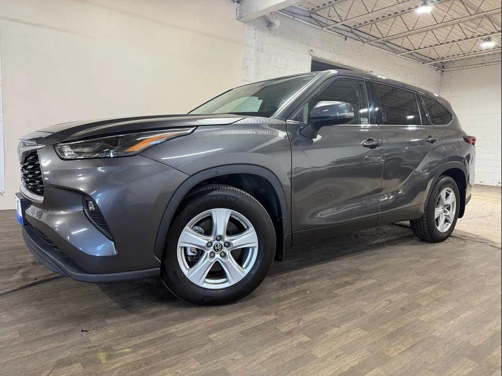 used 2022 Toyota Highlander car, priced at $27,995