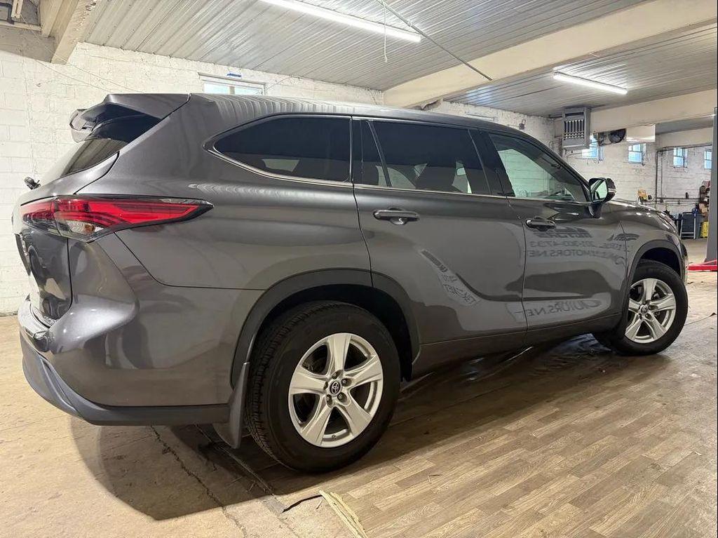 used 2022 Toyota Highlander car, priced at $27,995