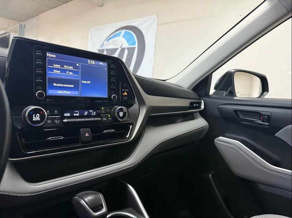 used 2022 Toyota Highlander car, priced at $27,995