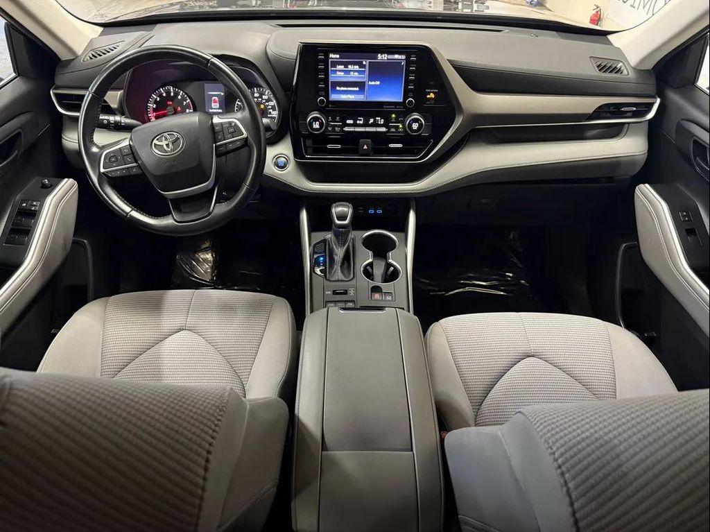 used 2022 Toyota Highlander car, priced at $27,995