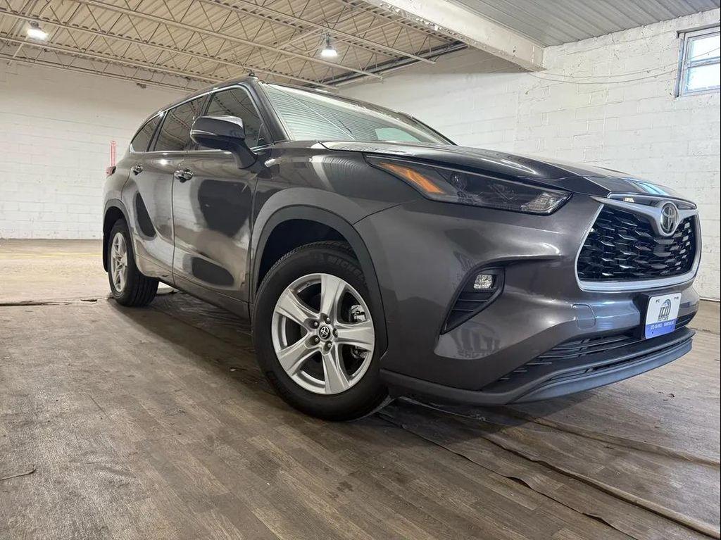 used 2022 Toyota Highlander car, priced at $27,995