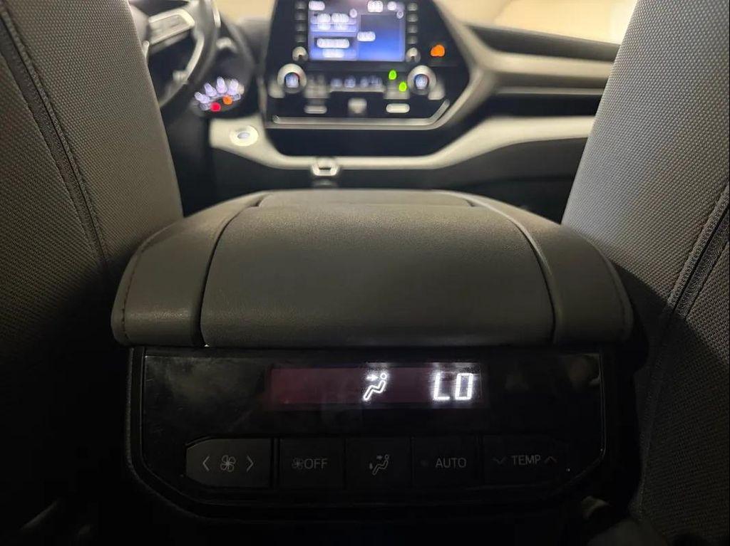 used 2022 Toyota Highlander car, priced at $27,995