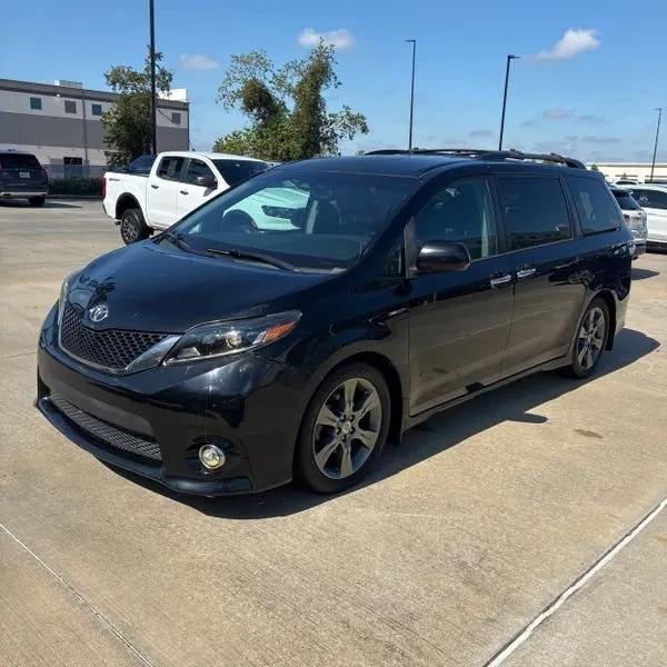 used 2016 Toyota Sienna car, priced at $15,495