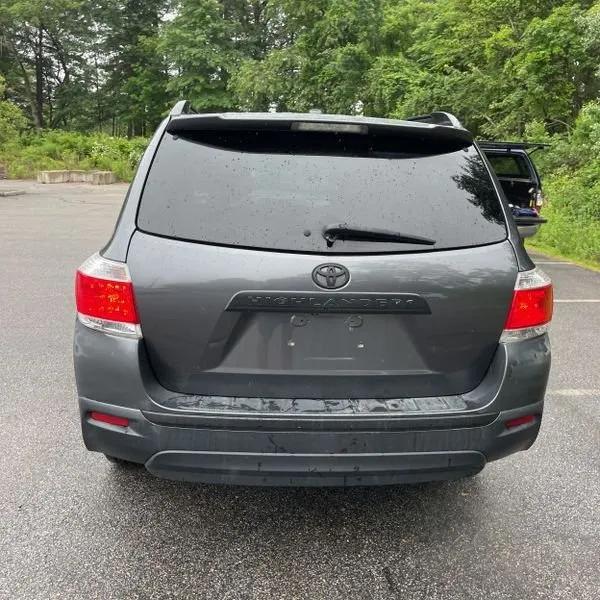 used 2013 Toyota Highlander car, priced at $8,495