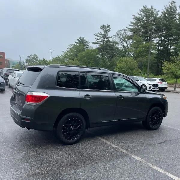 used 2013 Toyota Highlander car, priced at $8,495