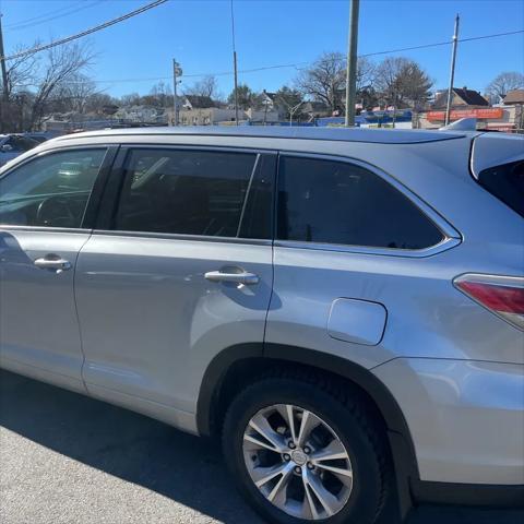 used 2014 Toyota Highlander car, priced at $11,995