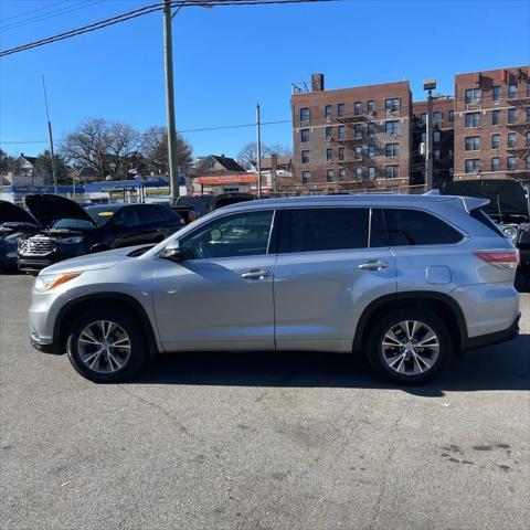 used 2014 Toyota Highlander car, priced at $11,995