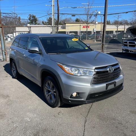 used 2014 Toyota Highlander car, priced at $11,995