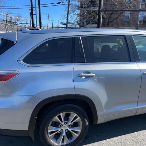 used 2014 Toyota Highlander car, priced at $11,995