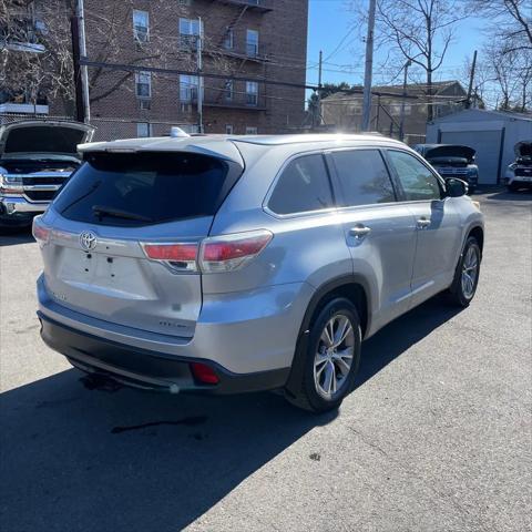 used 2014 Toyota Highlander car, priced at $11,995