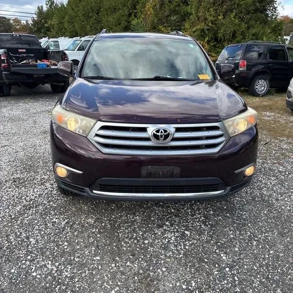 used 2011 Toyota Highlander car, priced at $9,495