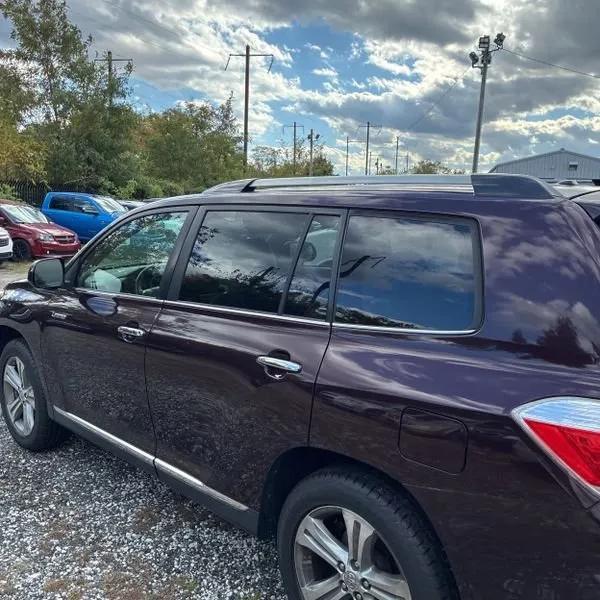 used 2011 Toyota Highlander car, priced at $9,495