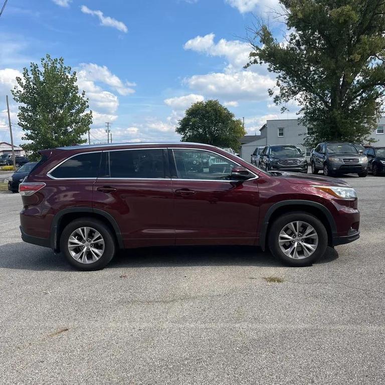 used 2015 Toyota Highlander car, priced at $13,995