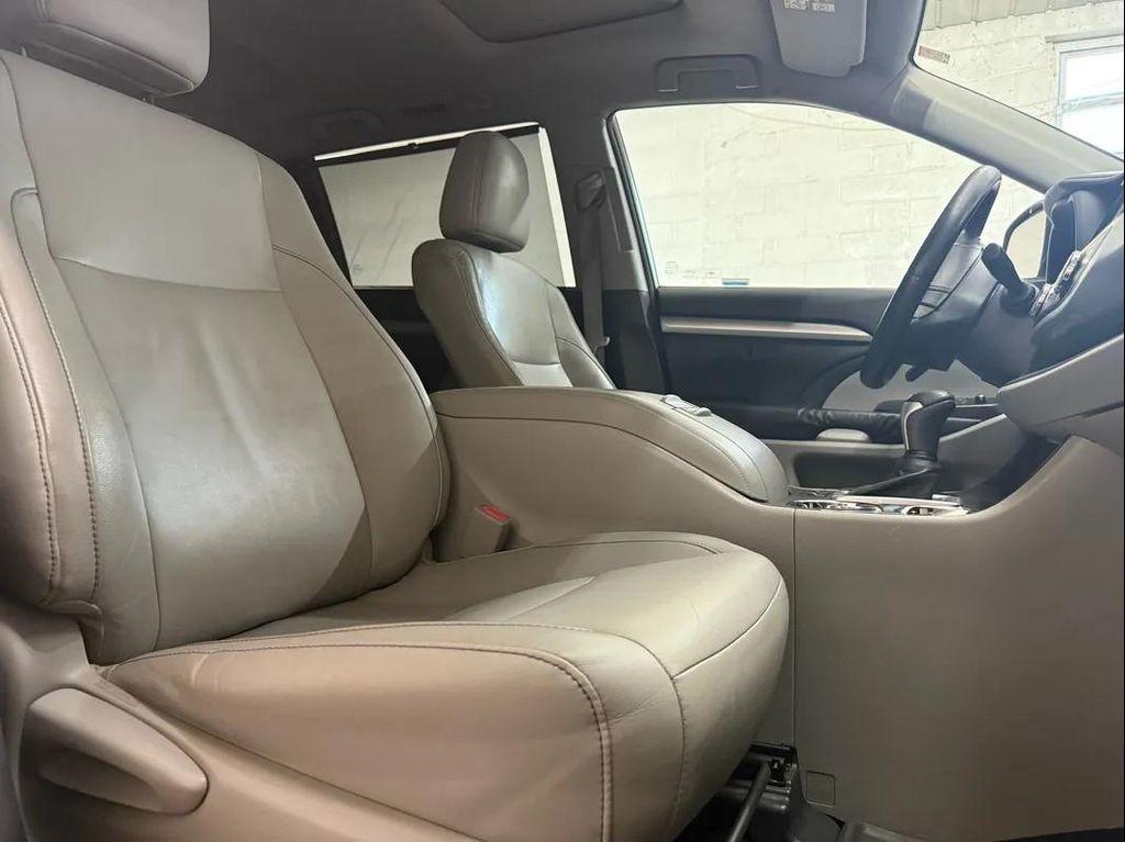 used 2014 Toyota Highlander car, priced at $11,995