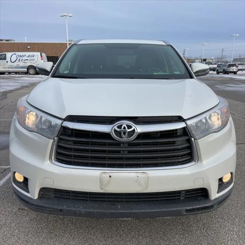 used 2015 Toyota Highlander car, priced at $13,995