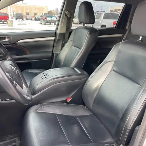 used 2015 Toyota Highlander car, priced at $13,995