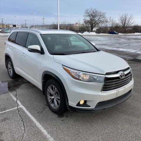 used 2015 Toyota Highlander car, priced at $13,995