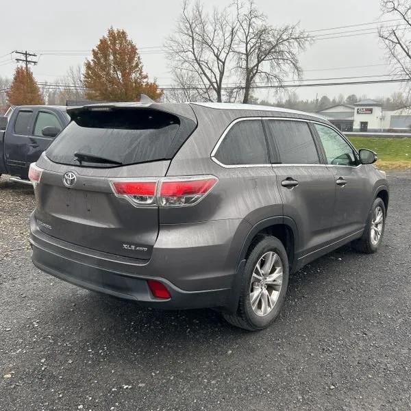 used 2015 Toyota Highlander car, priced at $14,495