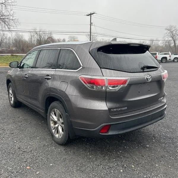 used 2015 Toyota Highlander car, priced at $14,495