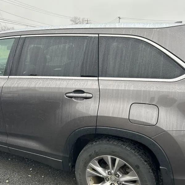 used 2015 Toyota Highlander car, priced at $14,495