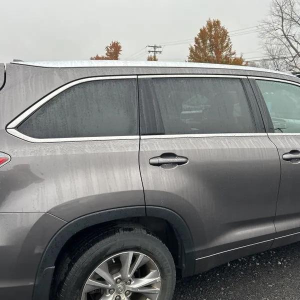 used 2015 Toyota Highlander car, priced at $14,495