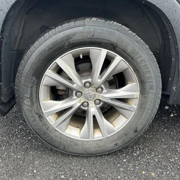 used 2015 Toyota Highlander car, priced at $14,495