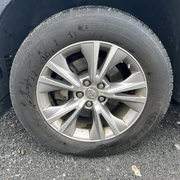 used 2015 Toyota Highlander car, priced at $14,495