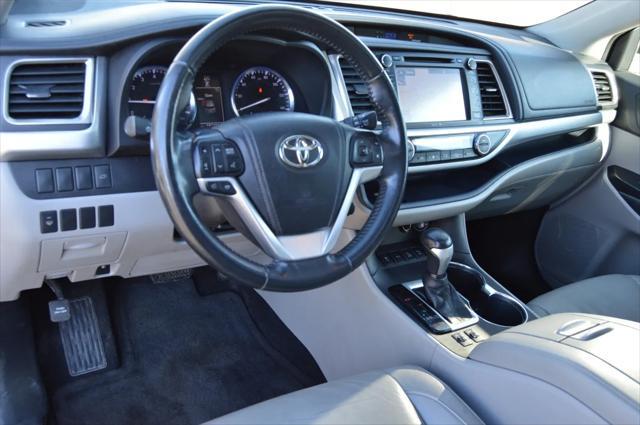 used 2015 Toyota Highlander car, priced at $10,495