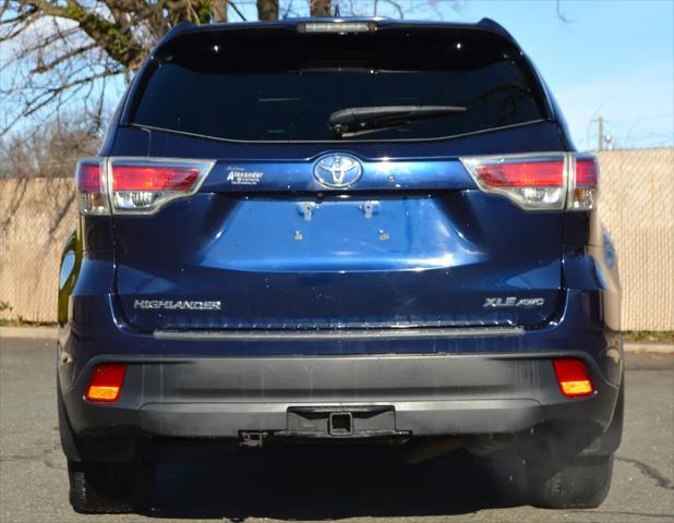 used 2015 Toyota Highlander car, priced at $10,495