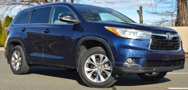 used 2015 Toyota Highlander car, priced at $10,495