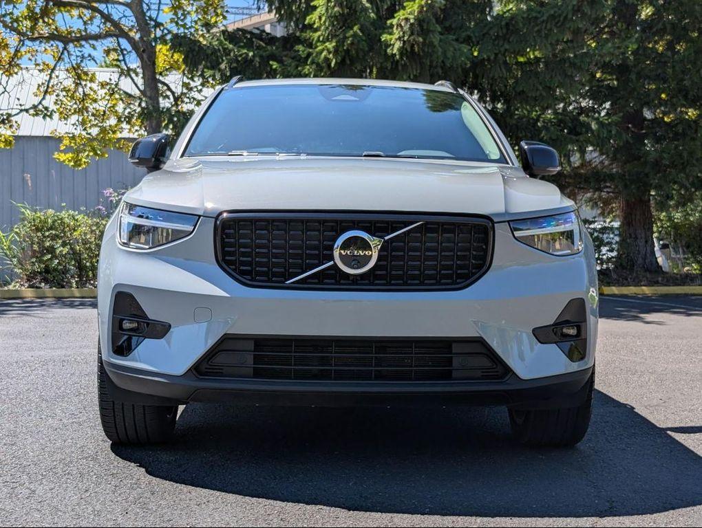used 2025 Volvo XC40 car, priced at $35,800