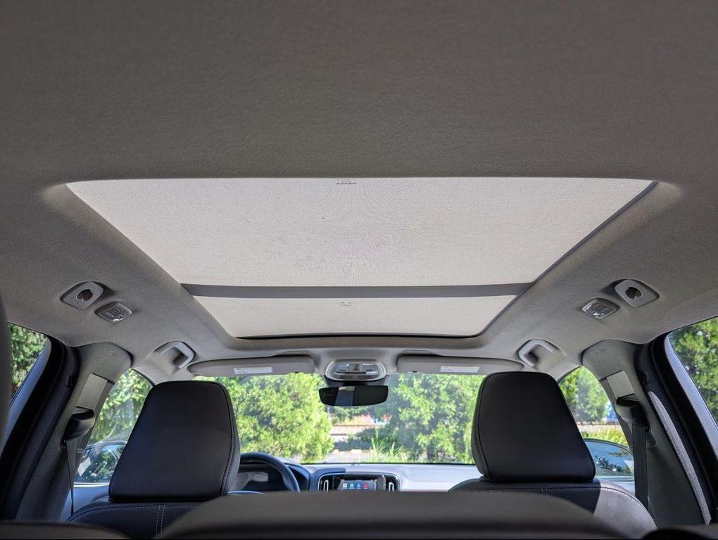 used 2025 Volvo XC40 car, priced at $35,800