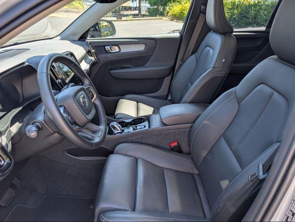 used 2025 Volvo XC40 car, priced at $35,800