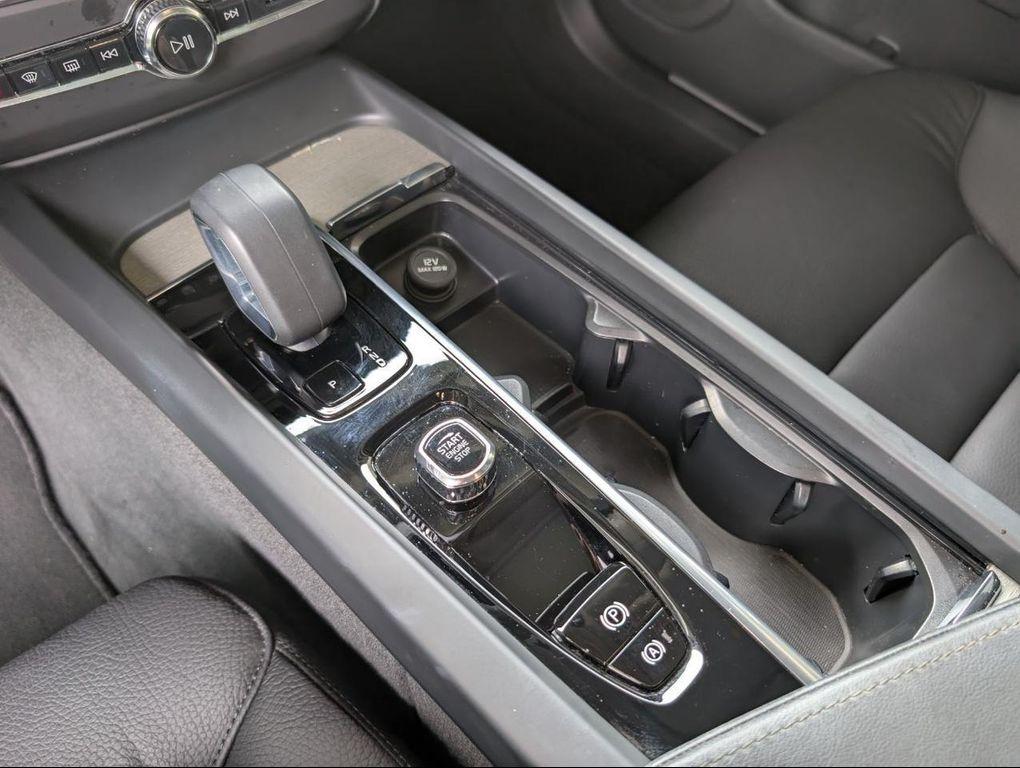 used 2025 Volvo XC60 car, priced at $39,800