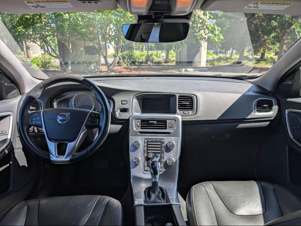 used 2018 Volvo V60 Cross Country car, priced at $19,800