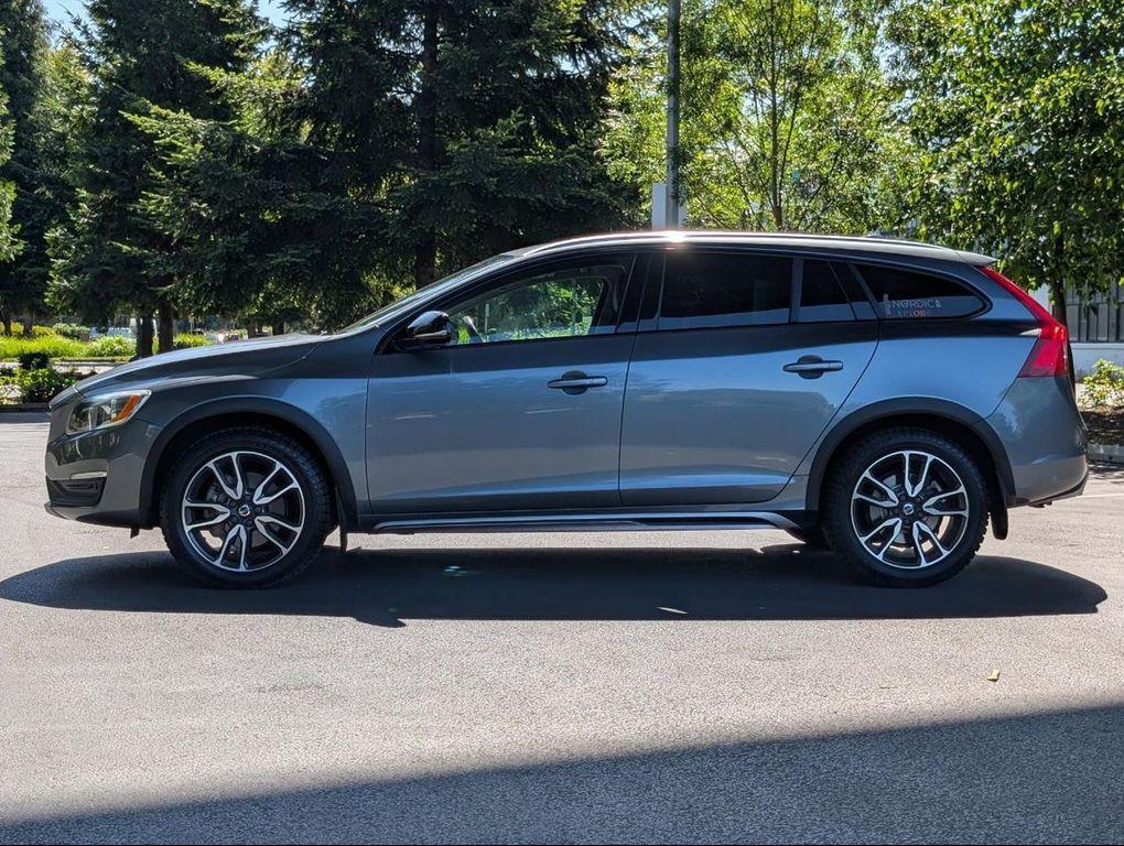 used 2018 Volvo V60 Cross Country car, priced at $19,800