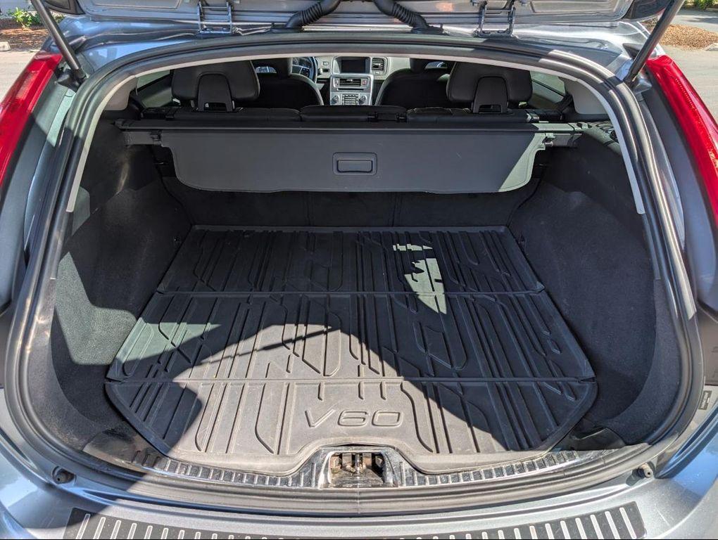 used 2018 Volvo V60 Cross Country car, priced at $19,800