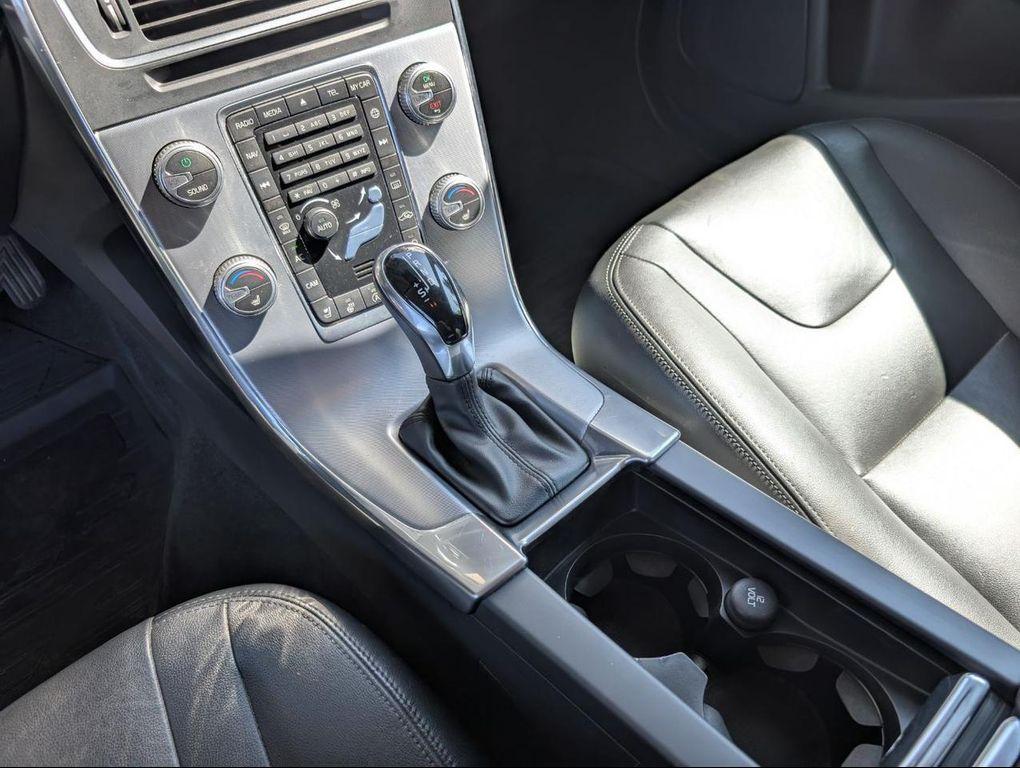 used 2018 Volvo V60 Cross Country car, priced at $19,800