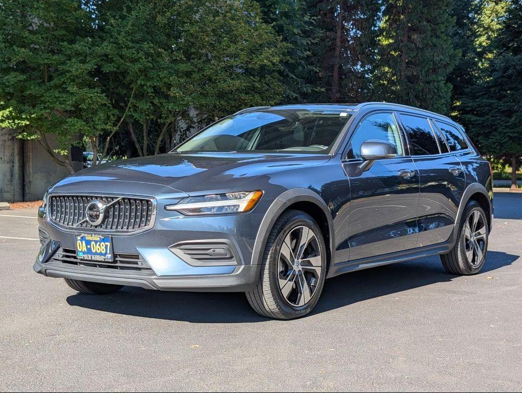 used 2020 Volvo V60 Cross Country car, priced at $29,800