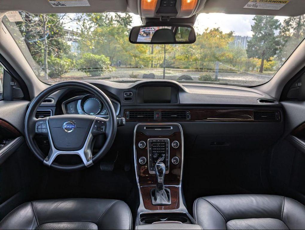 used 2014 Volvo XC70 car, priced at $24,800