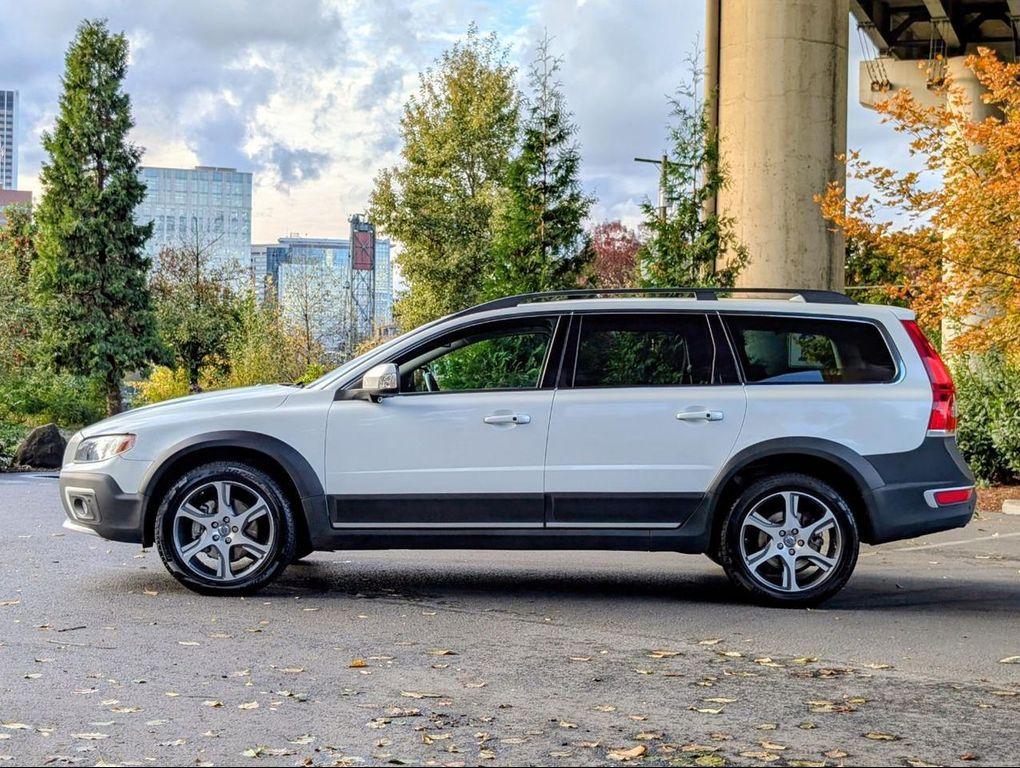 used 2014 Volvo XC70 car, priced at $24,800