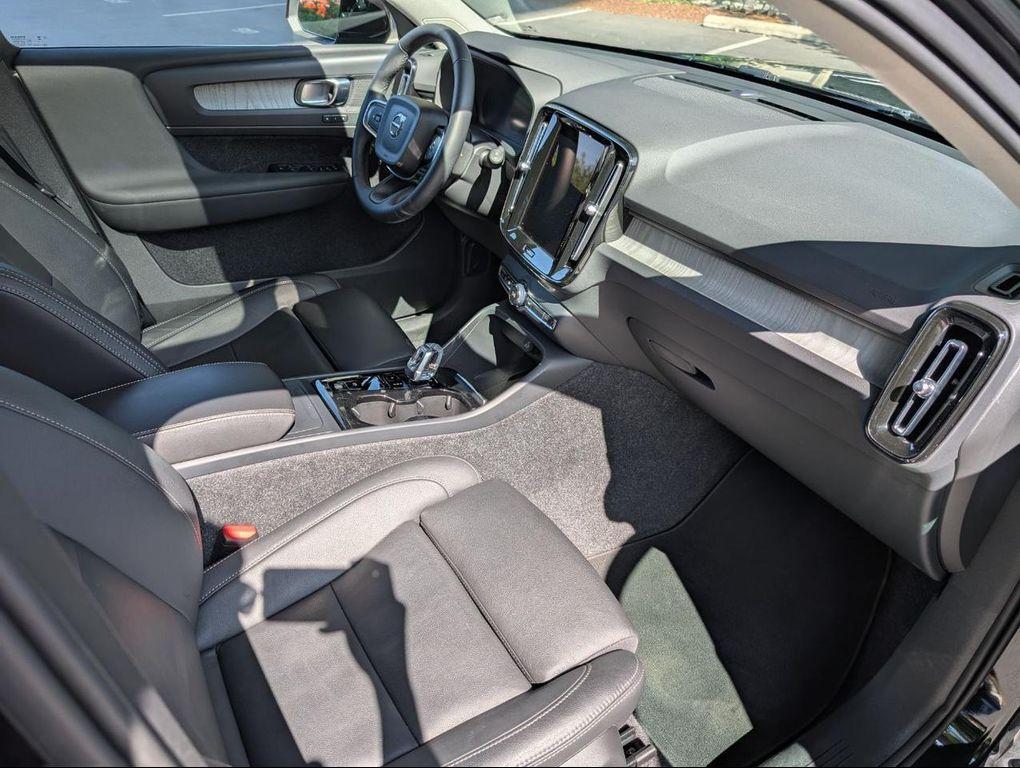 used 2025 Volvo XC40 car, priced at $34,900