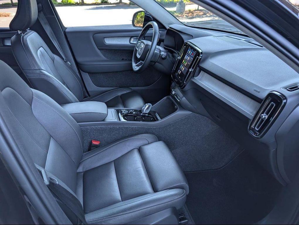 used 2025 Volvo XC40 car, priced at $35,800