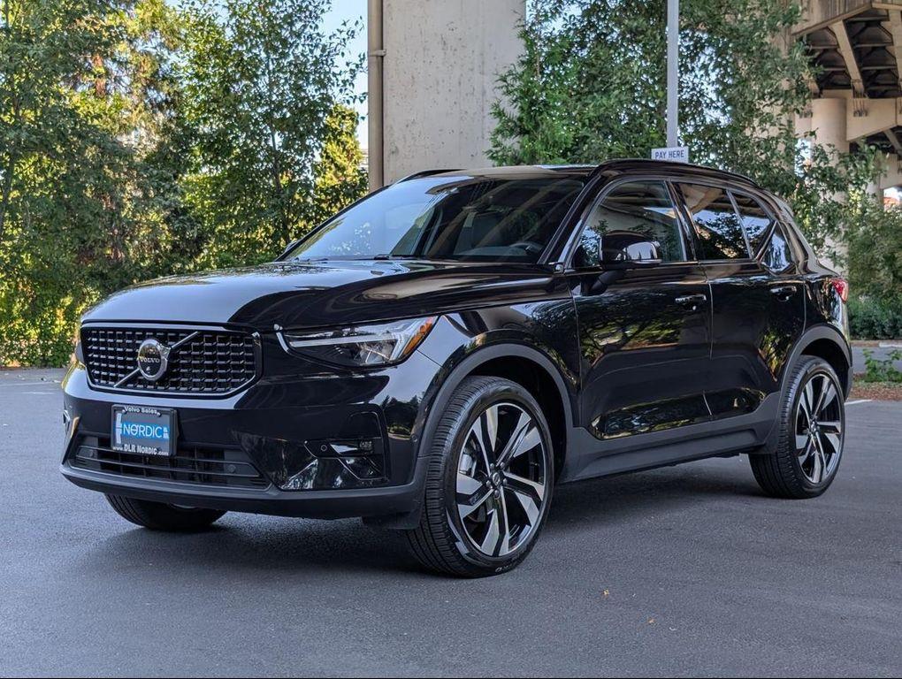used 2025 Volvo XC40 car, priced at $35,800