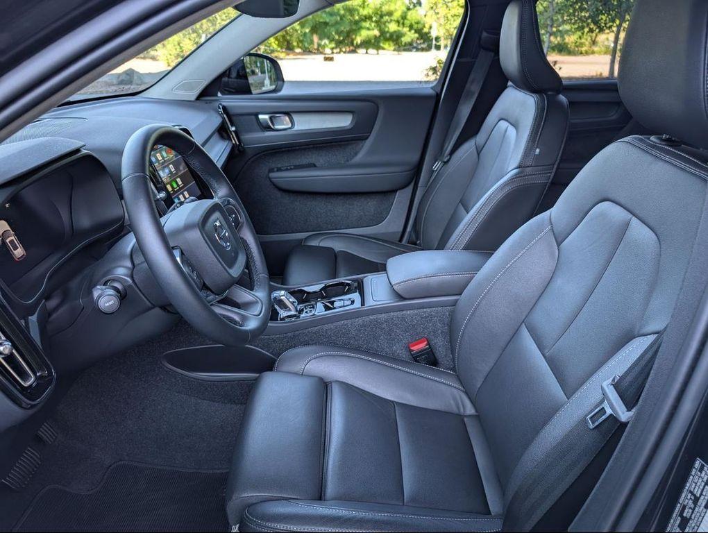 used 2025 Volvo XC40 car, priced at $35,800