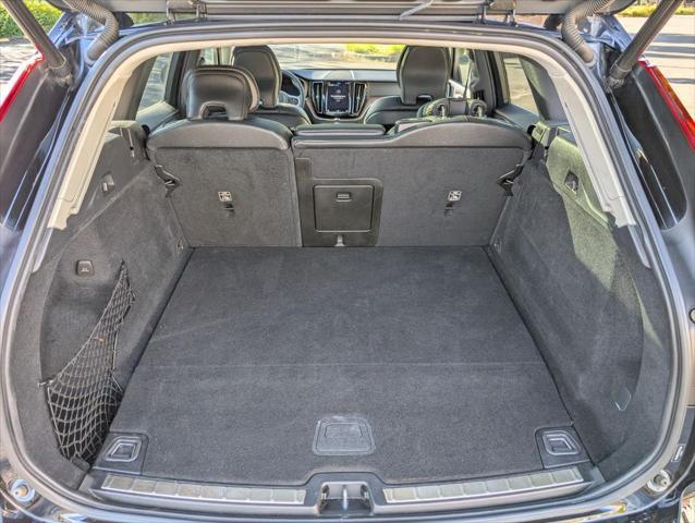 used 2022 Volvo XC60 Recharge Plug-In Hybrid car, priced at $39,800
