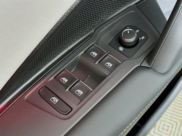 new 2025 Volkswagen Tiguan car, priced at $35,589
