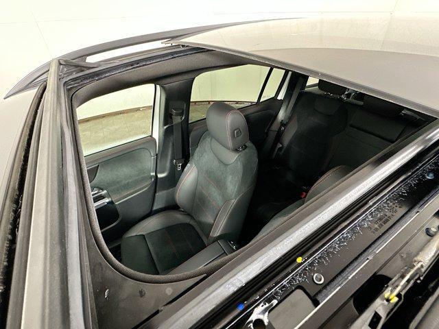 new 2025 Mercedes-Benz GLB 250 car, priced at $54,370