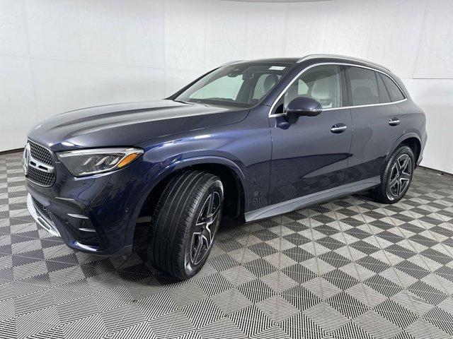 new 2024 Mercedes-Benz GLC 300 car, priced at $57,370