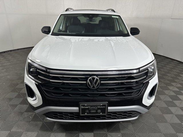 new 2025 Volkswagen Atlas car, priced at $48,571